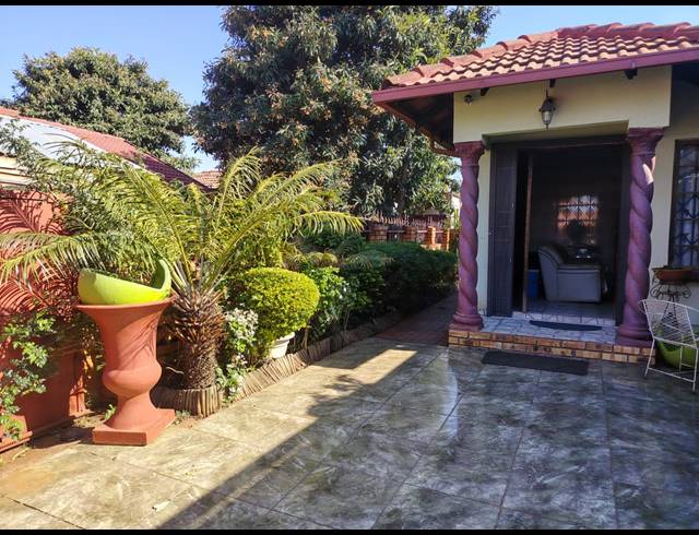 3 BEDROOM HOUSE FOR SALE IN GEELHOUTPARK